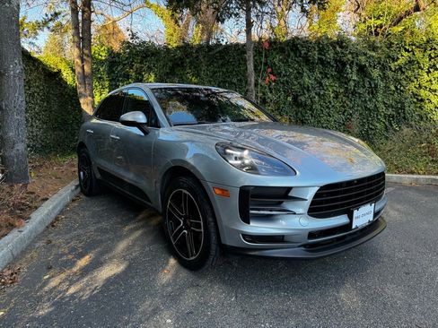 Used 2021 Porsche Macan image 3