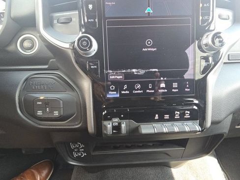 Used 2025 RAM 2500 Big Horn AWD/4WD image 24