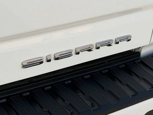 Certified 2025 GMC Sierra 2500 Denali w/ Denali Reserve Package AWD/4WD image 9