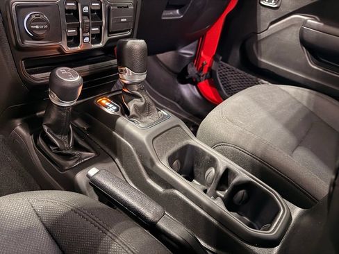 Used 2022 Jeep Wrangler Unlimited Sport AWD/4WD image 24