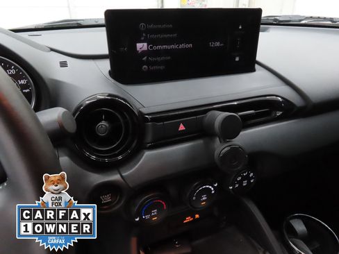 Used 2024 MAZDA MX-5 Miata Sport RWD image 17