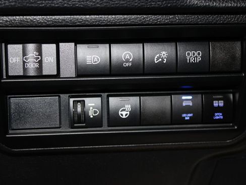 Used 2022 Toyota Tundra SR5 w/ TRD Sport Package AWD/4WD image 33