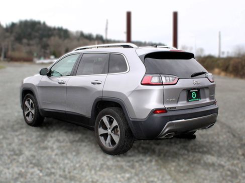 Used 2019 Jeep Cherokee Limited w/ Technology Group image 5