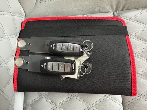 Used 2022 Mitsubishi Outlander SEL image 29