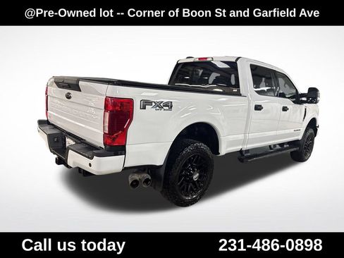 Used 2022 Ford F250 XLT w/ Black Appearance Package AWD/4WD image 5
