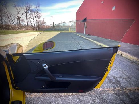 Used 2007 Chevrolet Corvette Coupe w/ Preferred Equipment Group image 20