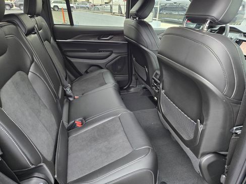 New 2026 Jeep Grand Cherokee Altitude image 28