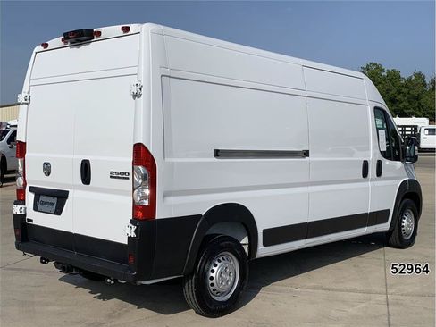 Used 2025 RAM ProMaster 2500 w/ Safety Group FWD image 2