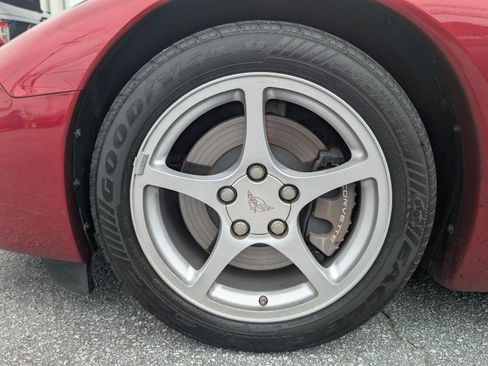 Used 2000 Chevrolet Corvette Coupe w/ Roof Pkg RWD image 11