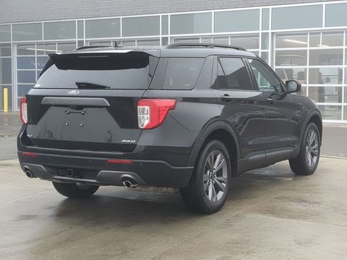 Certified 2022 Ford Explorer XLT w/ XLT Sport Appearance Package image 8