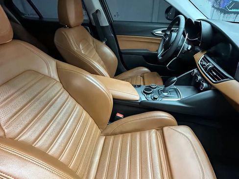 Used 2017 Alfa Romeo Giulia Ti w/ TI 19" Sport Package RWD image 40