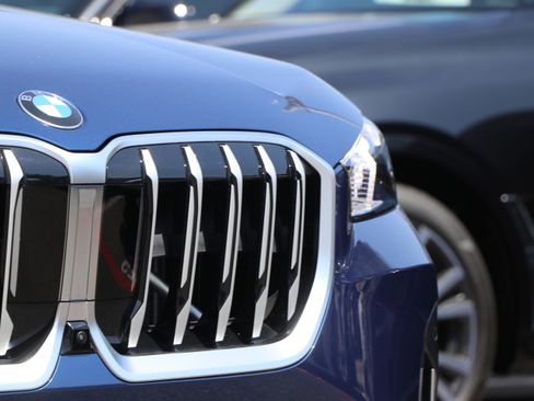Used 2025 BMW X1 xDrive28i w/ Premium Package AWD/4WD image 6
