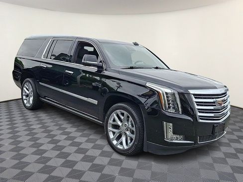 Used 2020 Cadillac Escalade ESV Platinum AWD/4WD image 2