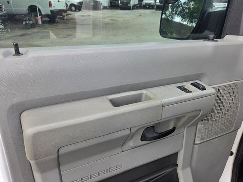 Used 2012 Ford E-350 and Econoline 350 XL w/ PWR Windows & Locks Group image 12
