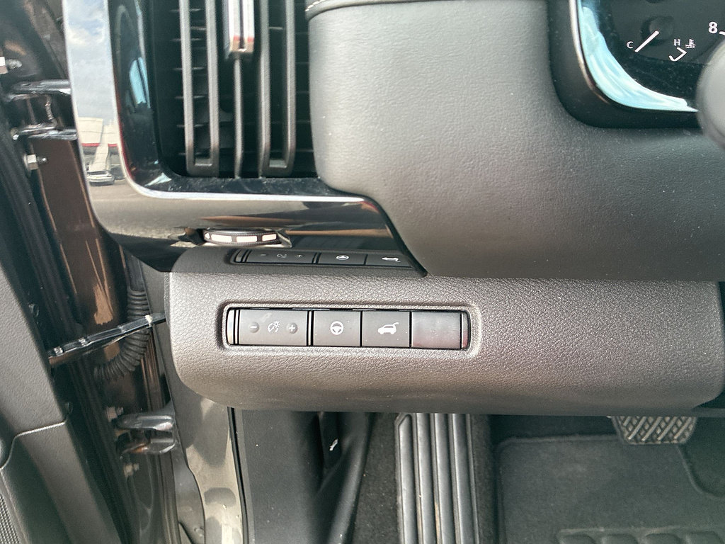 Used 2025 Nissan Pathfinder SV AWD/4WD image 15