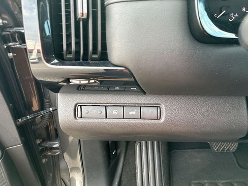 Used 2025 Nissan Pathfinder SV AWD/4WD image 15