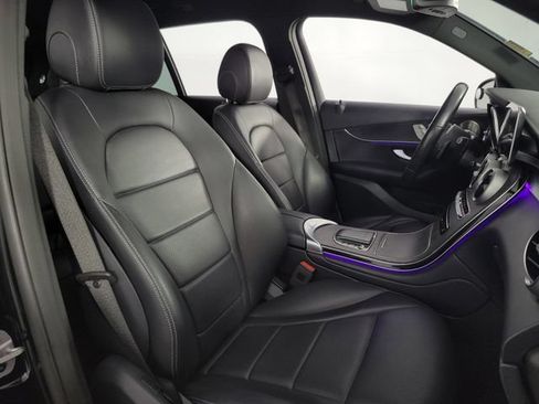 Used 2021 Mercedes-Benz GLC 300 4MATIC w/ Premium Package image 15