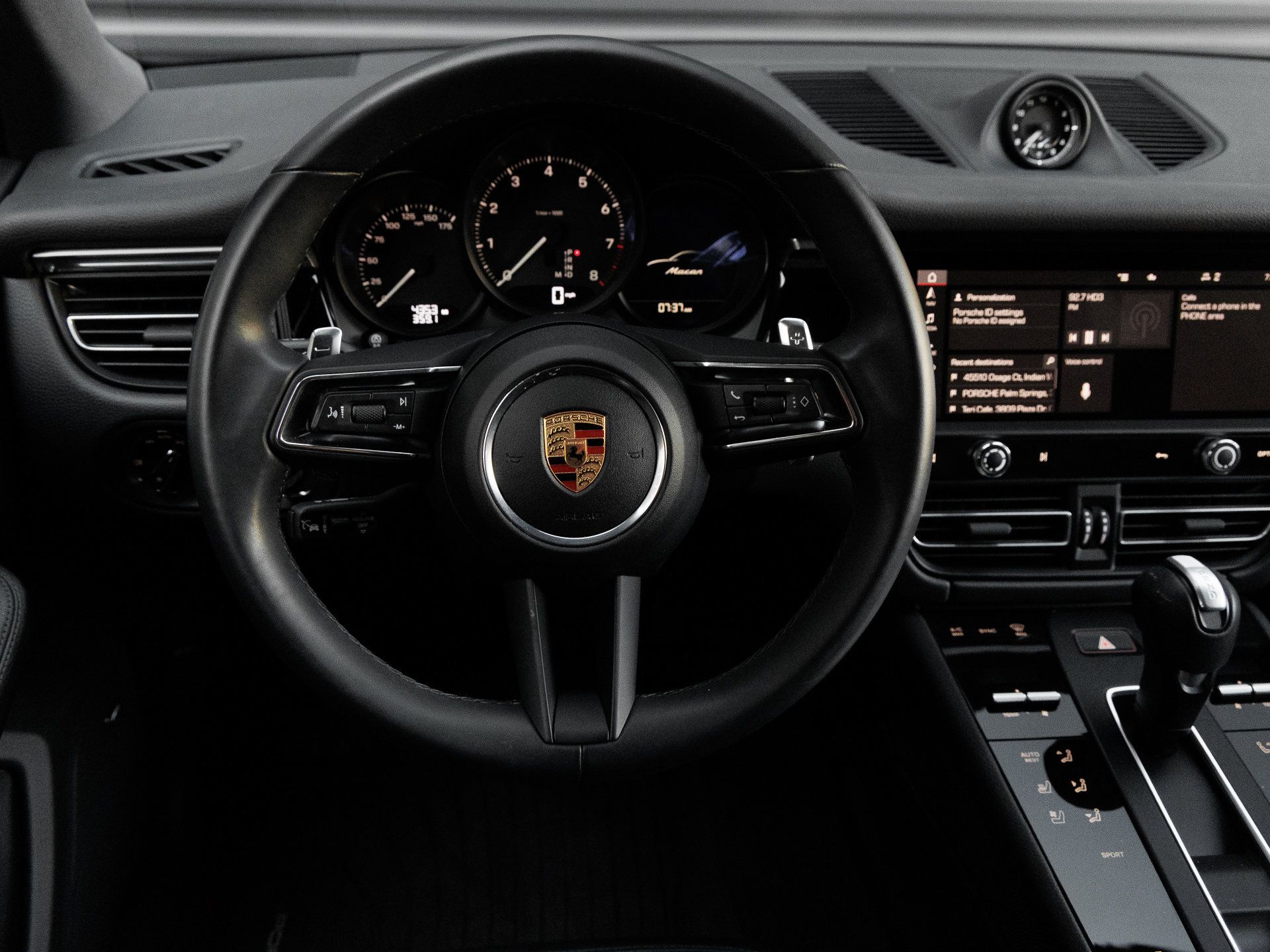 Certified 2026 Porsche Macan AWD/4WD image 17