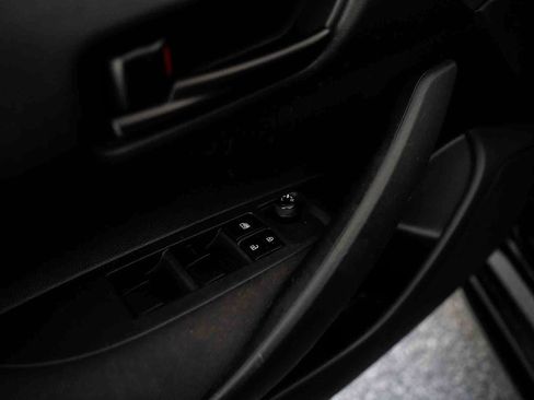 Used 2023 Toyota Corolla LE image 19