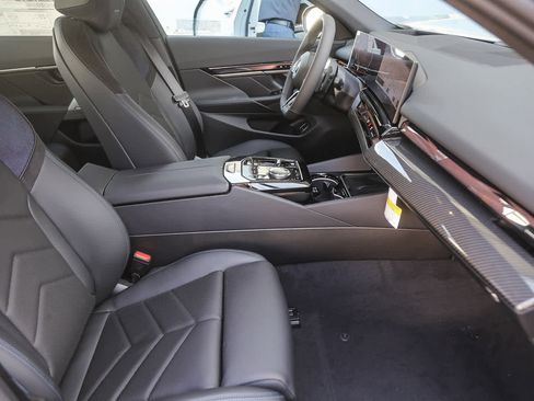 New 2026 BMW 540i xDrive w/ M Sport Package image 13