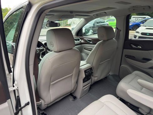 Used 2018 GMC Acadia SLT w/ LPO, Floor Liner Package FWD image 33