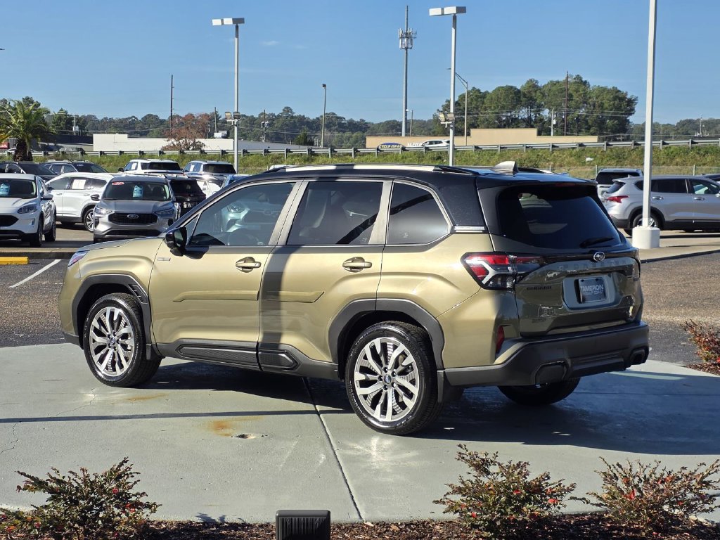 Used 2025 Subaru Forester Touring AWD/4WD image 4