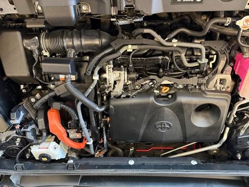 Used 2021 Toyota RAV4 LE AWD/4WD image 27