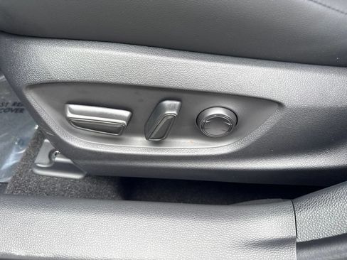 Used 2026 Toyota Corolla SE FWD image 10