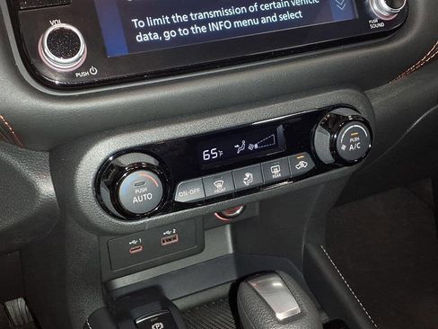 Used 2024 Nissan Kicks SR image 12