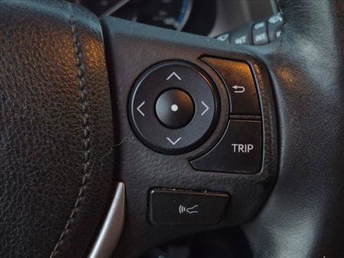 Used 2017 Toyota RAV4 Platinum FWD image 17