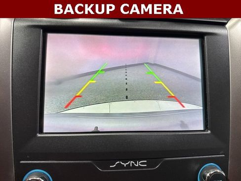 Used 2019 Ford Fusion SE image 3