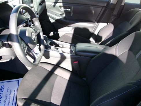 Used 2024 Nissan Sentra SV FWD image 13