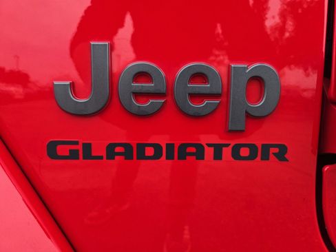 Used 2020 Jeep Gladiator Rubicon AWD/4WD image 11