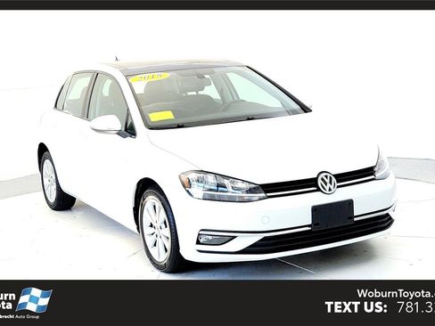 Used 2018 Volkswagen Golf SE image 1