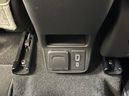 Used 2020 Buick Encore GX Essence w/ Experience Buick Package image 34