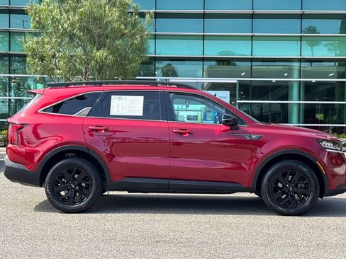 Used 2022 Kia Sorento S AWD/4WD image 3