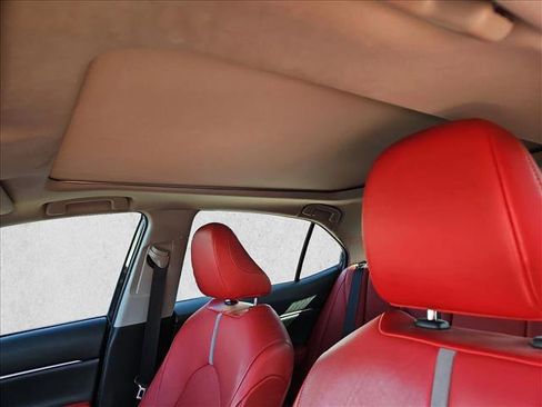 Used 2021 Toyota Camry XSE image 9