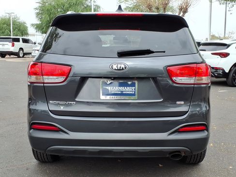 Used 2018 Kia Sorento LX image 4
