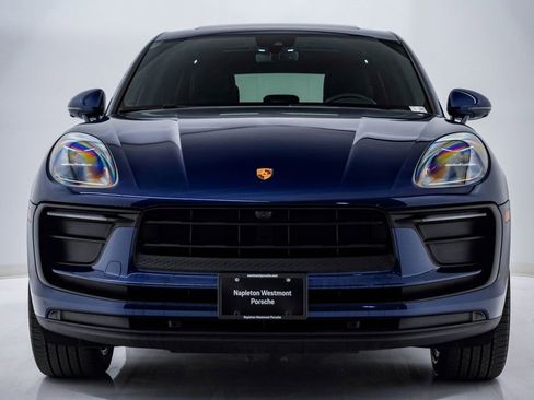 Certified 2022 Porsche Macan image 6