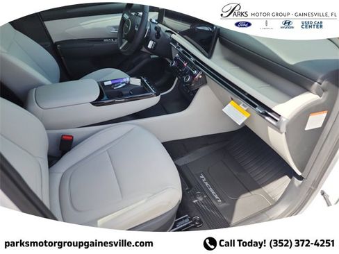 New 2025 Hyundai Tucson SEL image 10