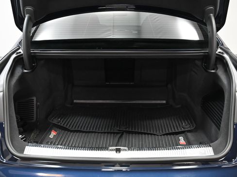 Used 2022 Audi S8 image 50