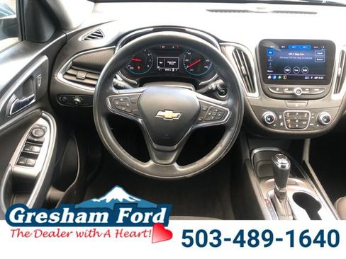 Used 2019 Chevrolet Malibu LT image 13