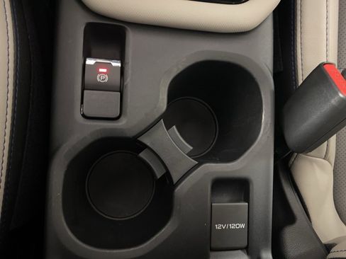 Certified 2025 Subaru Forester Limited image 31