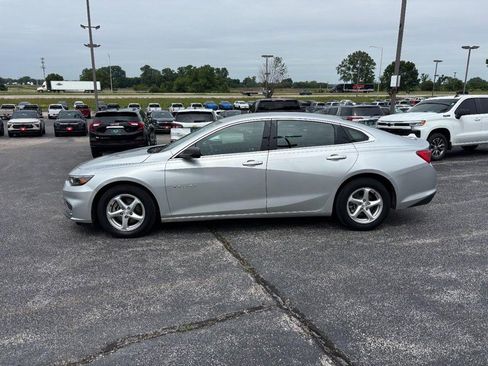 Used 2018 Chevrolet Malibu LS FWD image 2
