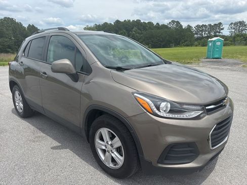 Used 2021 Chevrolet Trax LT w/ Driver Confidence Package FWD image 8