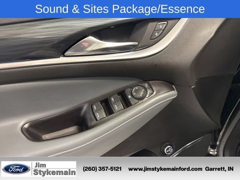 Used 2020 Buick Enclave Essence w/ Sound and Sites Package FWD image 40