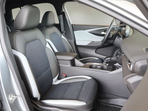 Used 2025 Buick Envista Preferred w/ Convenience I Package FWD image 18
