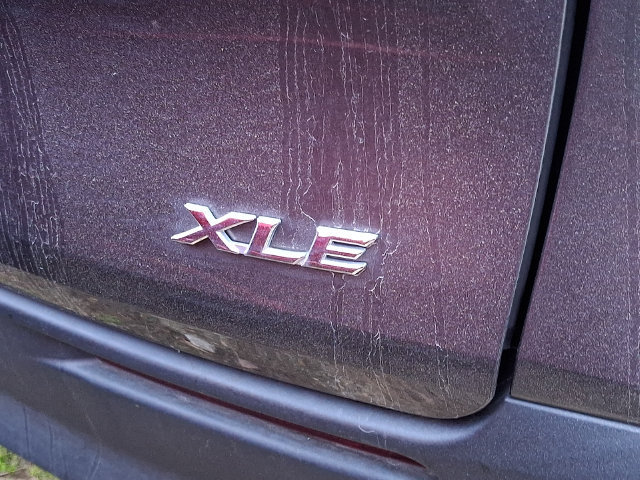 Used 2025 Toyota Sienna XLE AWD/4WD image 9