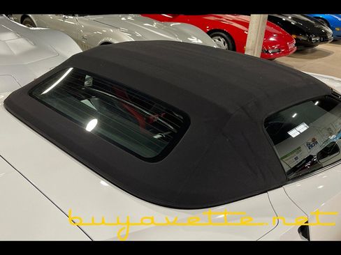 Used 2017 Chevrolet Corvette Stingray Convertible RWD image 11