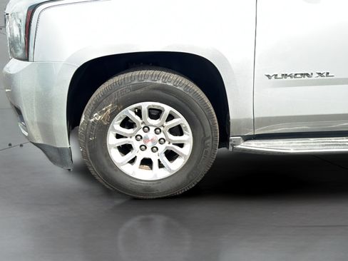 Used 2016 GMC Yukon XL SLT AWD/4WD image 16